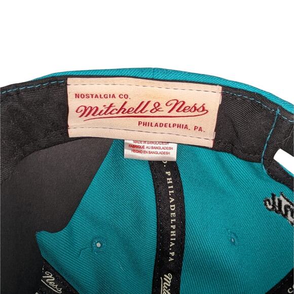 VTG Vancouver Grizzlies Embroidered Logo NBA Basketball Cap Snap Back Hat - Picture 3 of 7